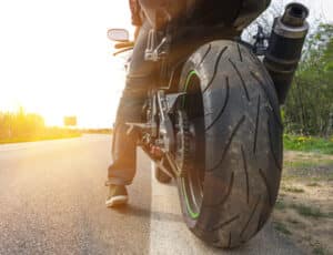 Ein Motorradführerschein setzt ein Mindestalter und einige Bescheinigungen voraus.