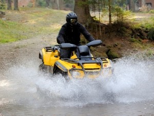 Quad: Welcher Führerschein wird für den Spaß im Gelände benötigt? 