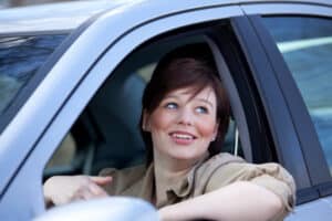 Bei einem Gesichtsfeldausfall das Autofahren weiterhin auszuüben, ist möglich.