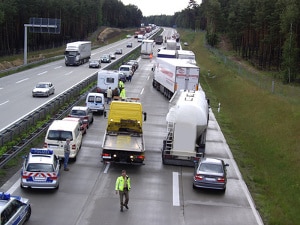 Nehmen Sie ohne Ersatzführerschein am Straßenverkehr teil, droht ein Bußgeld.