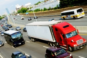 Beim Abstand auf der Autobahn gilt: Abstand = halber Tacho.