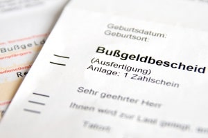 Bußgeldbescheid aus dem Ausland: Stammt er aus einem der EU-Mitgliedstaaten, sollte er nicht ignoriert werden.