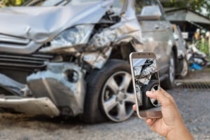 Ob Sie in der Probezeit den Führerschein durch einen Unfall verlieren, kommt auf den Verstoß an.