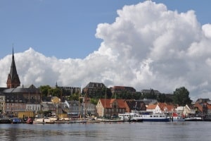 Zuständig für die Punkte in Flensburg und die Tabelle ist das KBA.